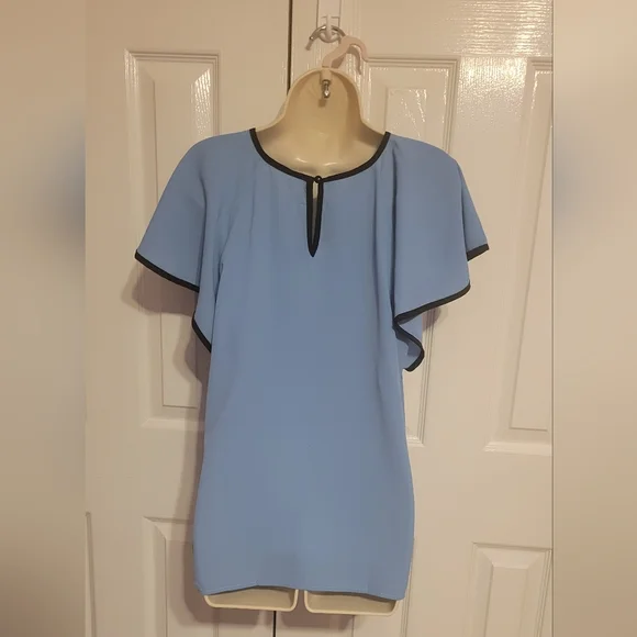 675 Shein Brand top - Picture 2 of 3